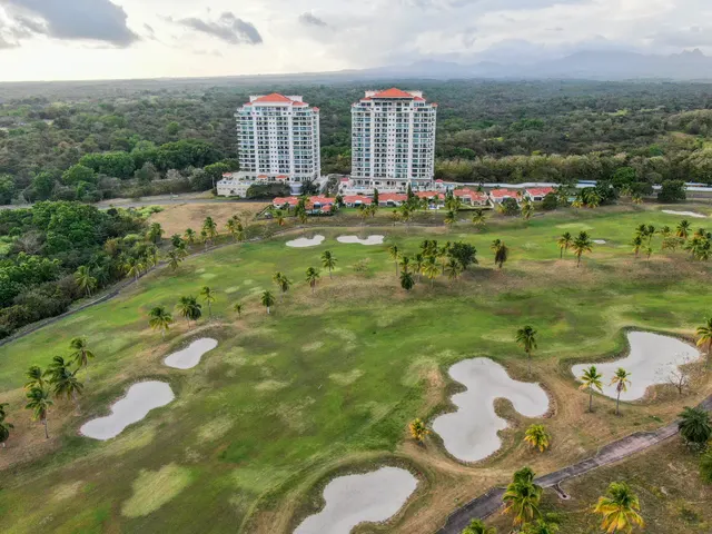 Apartment 4D · Las Olas Tower 1 10
